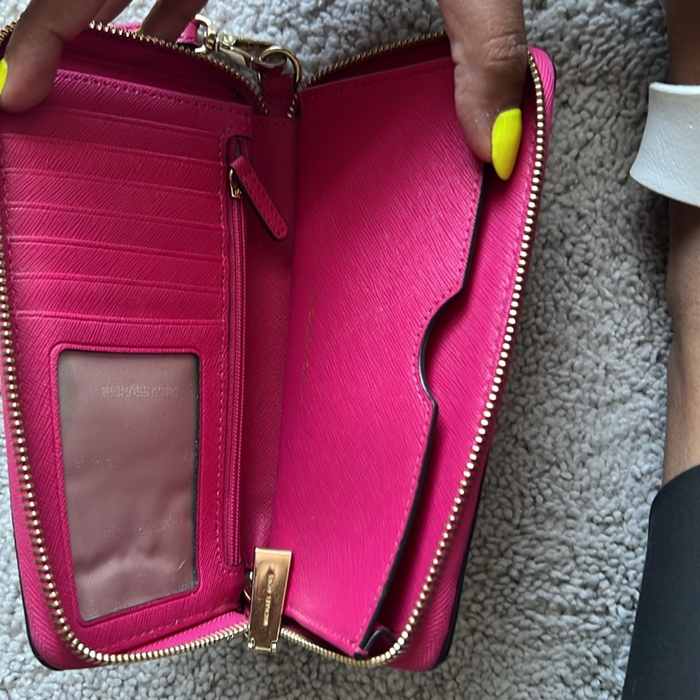 Michael Kors - Picture 3 of 6